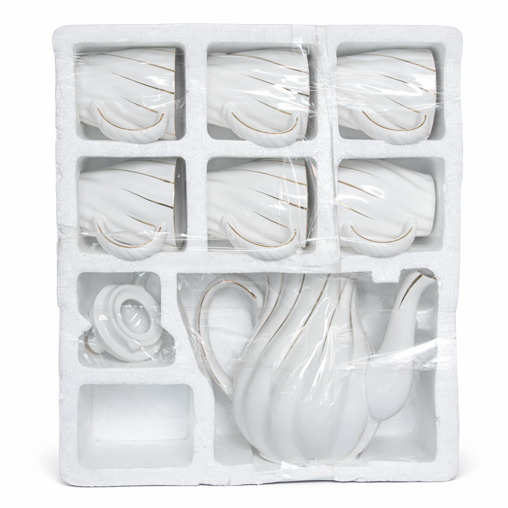 PORCELAIN TEA CUP & TEAPOT SET